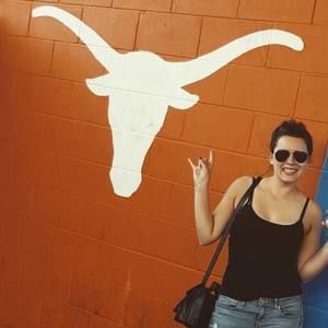 Meet your Posher, Laura